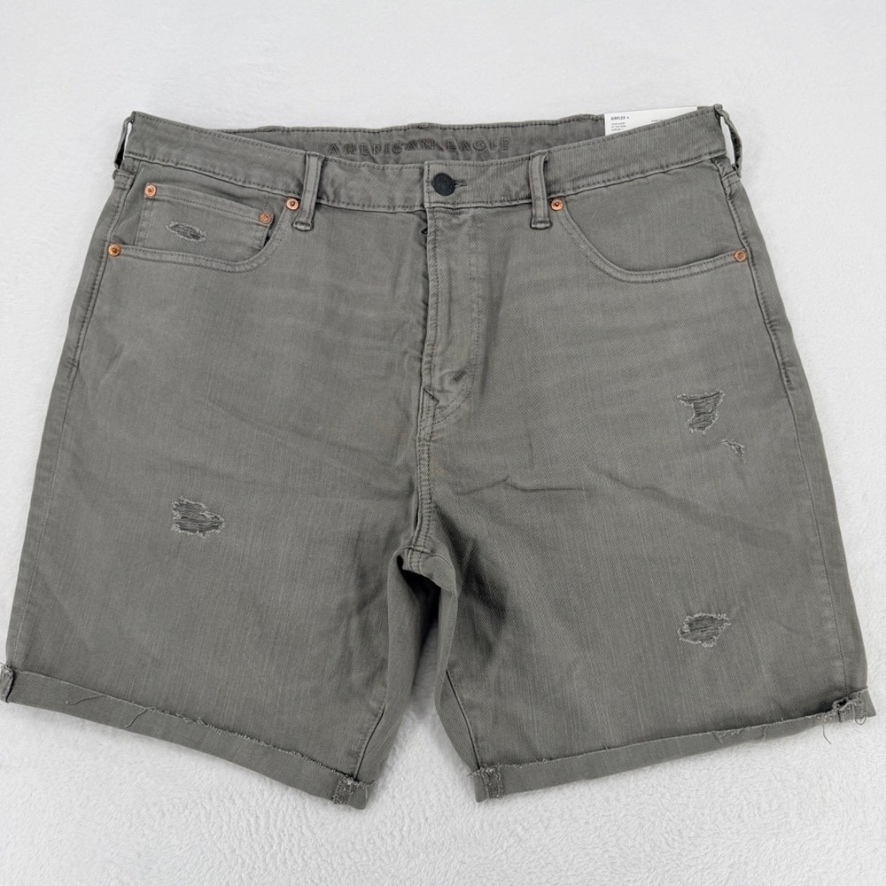 American Eagle AirFlex+ Gray Distressed Jean Shorts 38 NWT
